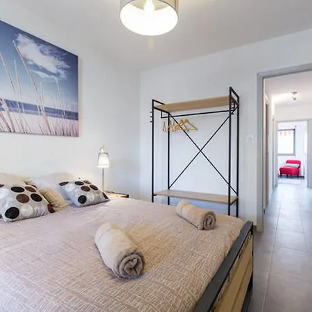Etoile - F5 Moderne, Spacieux, Ascenseur, Clim, Coeur De דירה ניס